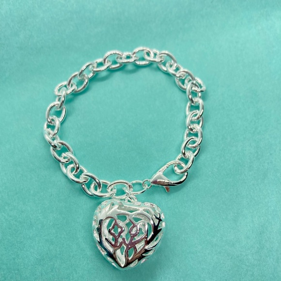 🌟 Sterling Silver Heart Pendant Chunky Bracelet - Picture 4 of 4